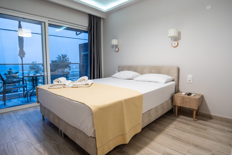 Sea View Studio with double bed and sofa-bed (23)